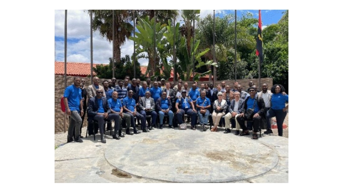 A OET presente em Angola